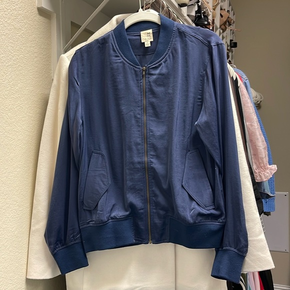 CLOSET CLEAROUT: WOMENS NAVY BOMBER JACKET SZ S - Picture 1 of 4